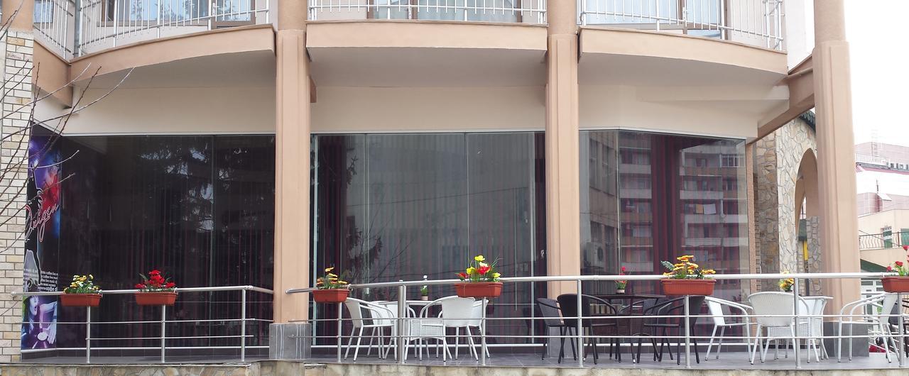 Tiara Hotel ドブリチ エクステリア 写真